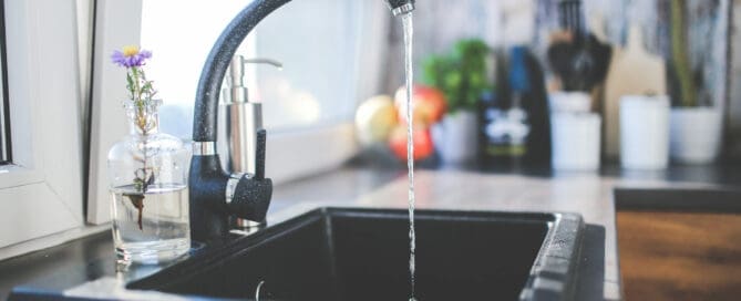 kitchen sink running