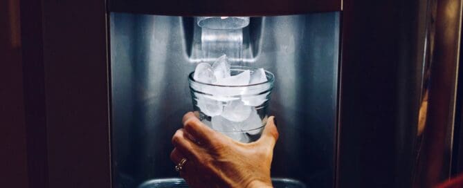 The Benefits of Renting Your Commercial Ice Machine